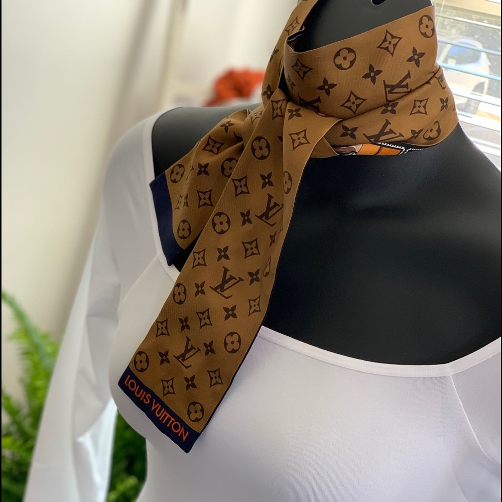 🌸 LV Limited Edition “Lock it” Bandeau